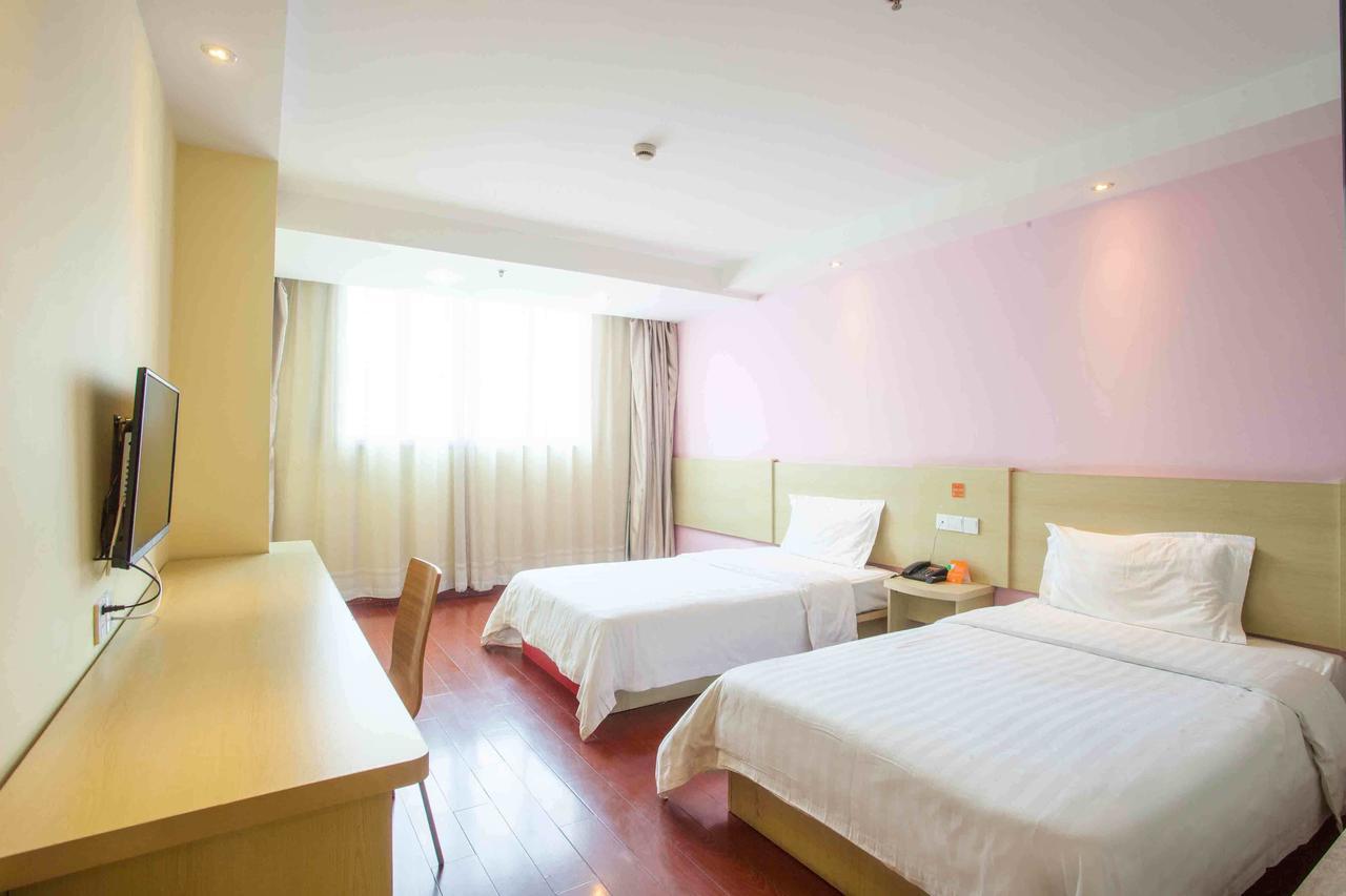 7Days Inn Ji'Nan Railway Station North Square Jinan Eksteriør billede