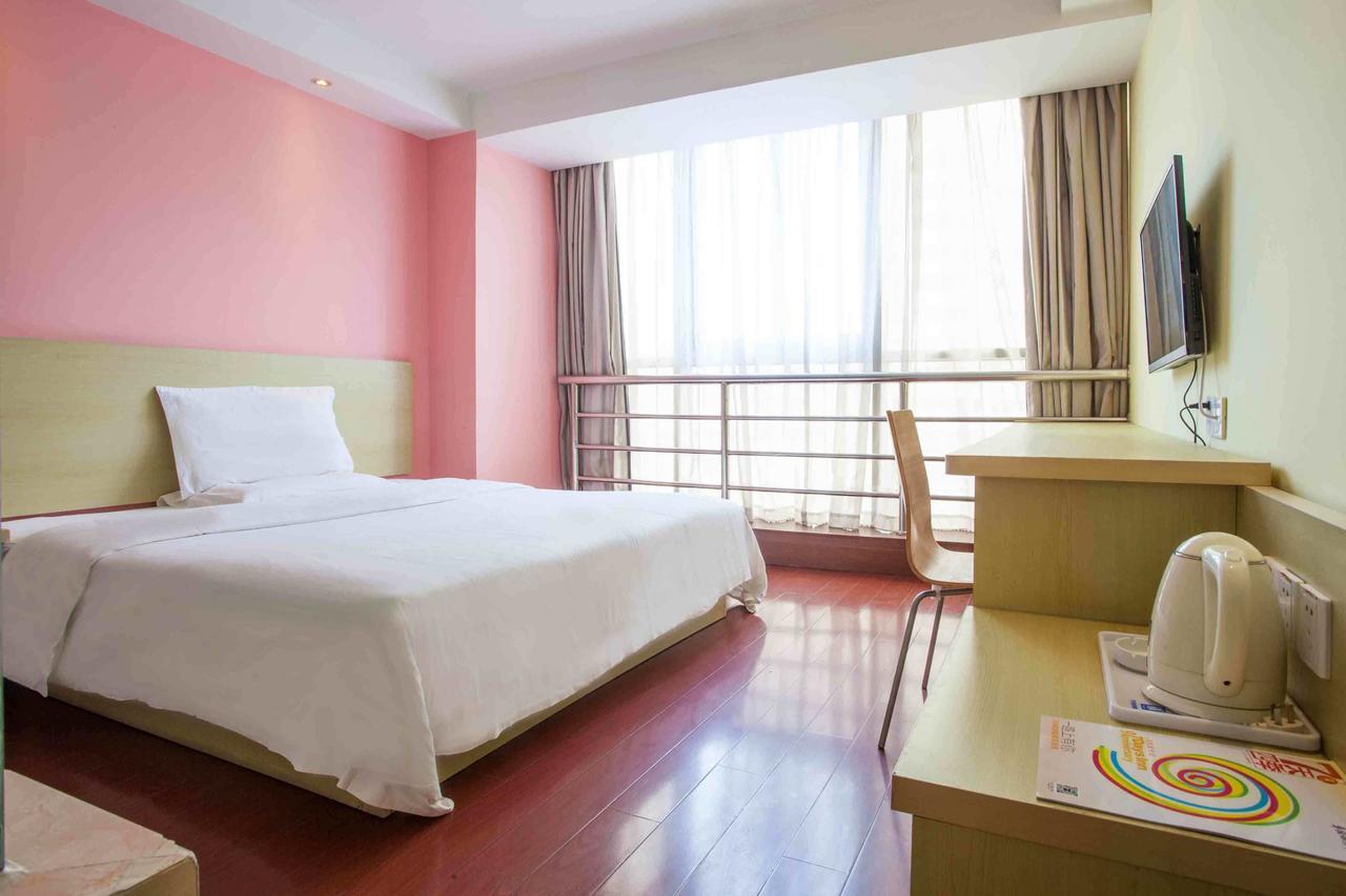 7Days Inn Ji'Nan Railway Station North Square Jinan Eksteriør billede